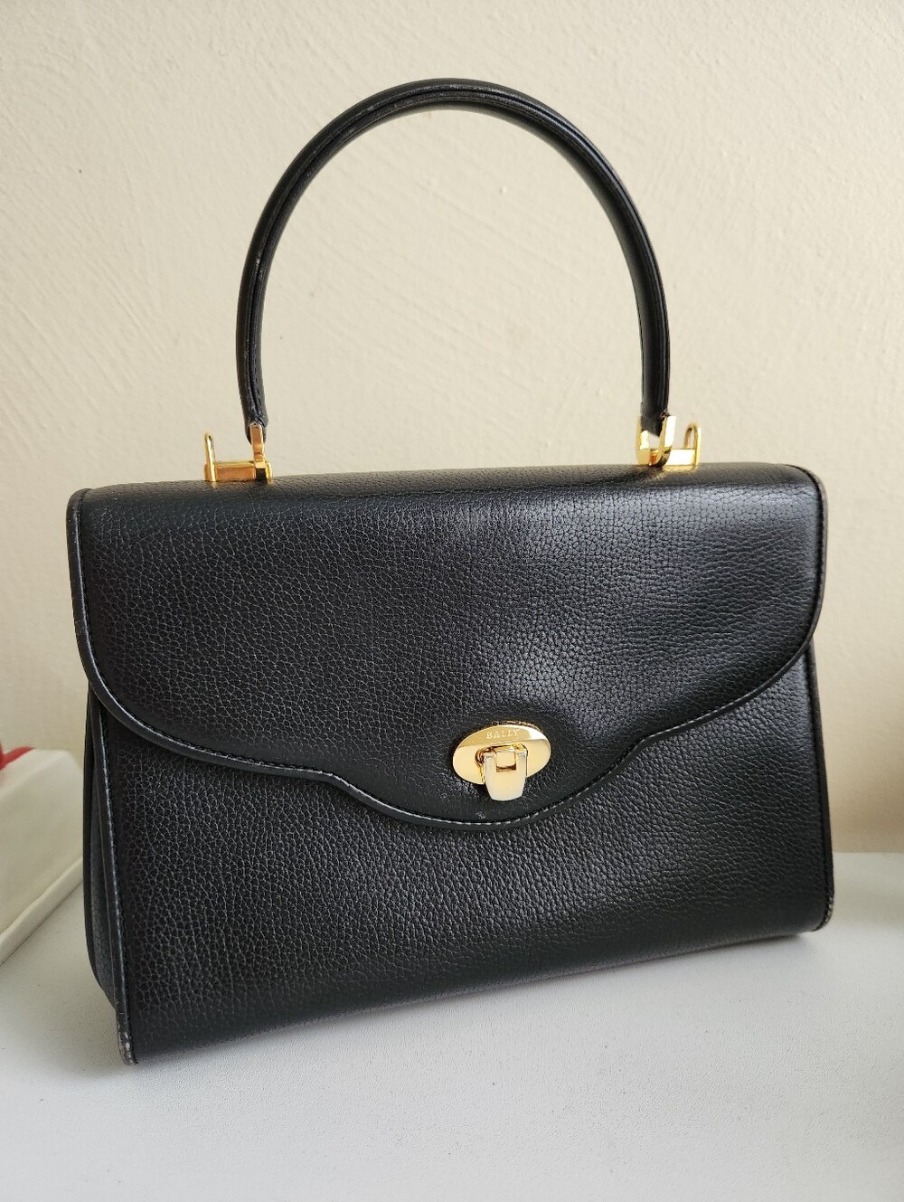 Classic Black Leather Top-Handle Women’s Bag